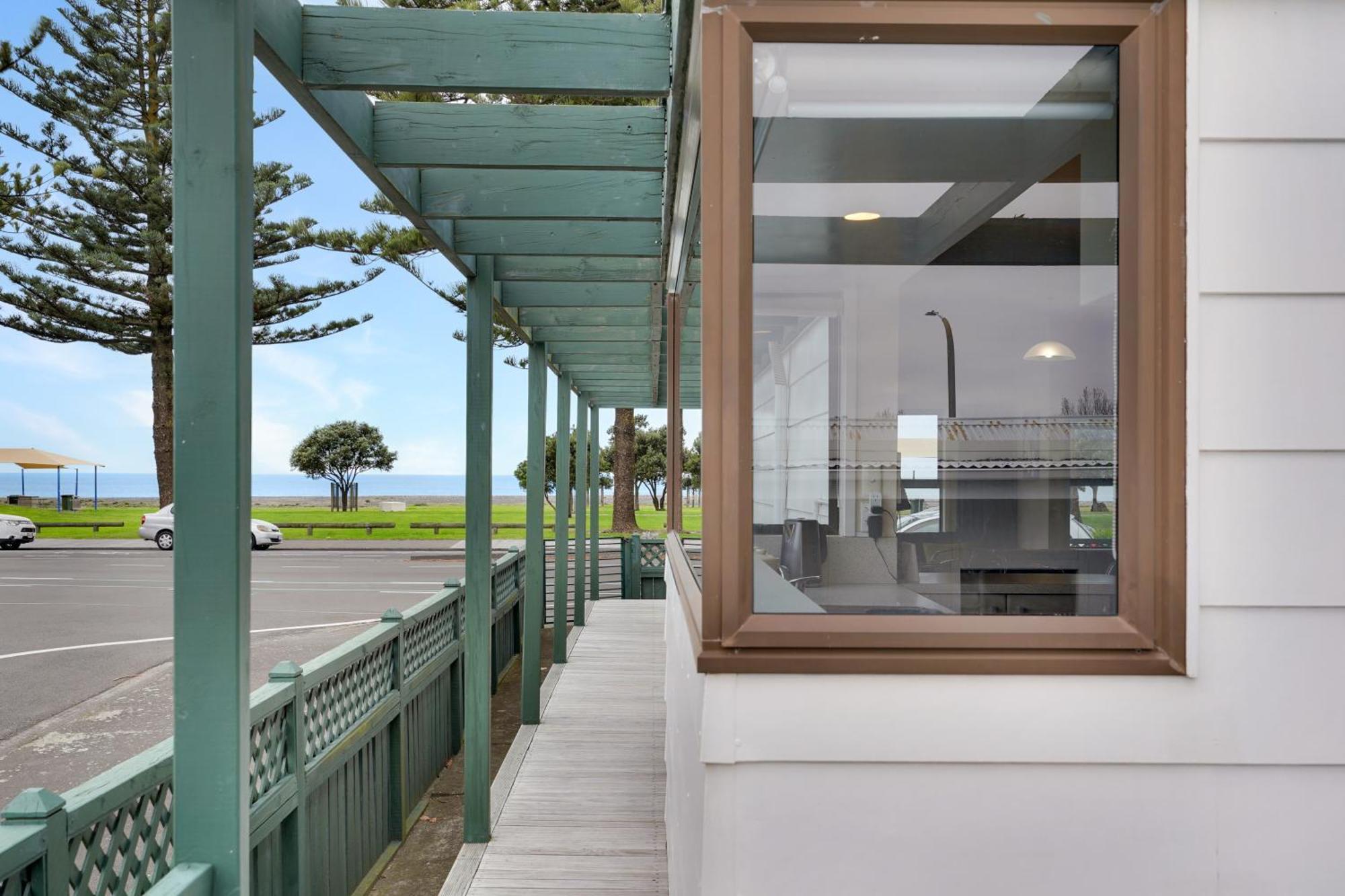โรงแรม เดอะ นอติลุส เนเปียร์ ภายนอก รูปภาพ The view from the kitchen