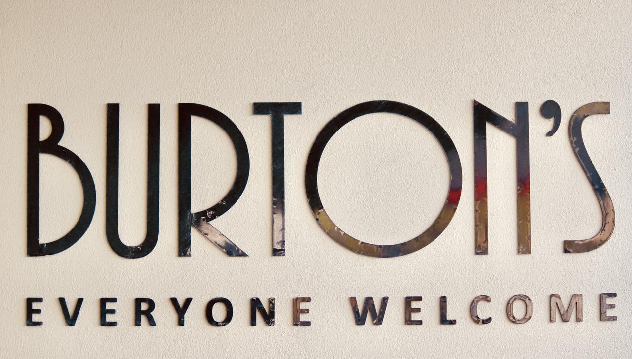 โรงแรม เดอะ นอติลุส เนเปียร์ ภายนอก รูปภาพ The Burton logo