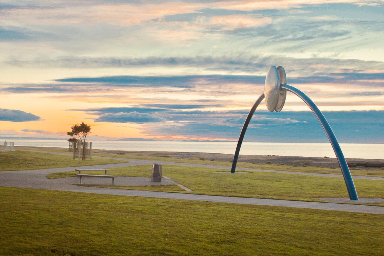 โรงแรม เดอะ นอติลุส เนเปียร์ ภายนอก รูปภาพ The Whalebone Arch